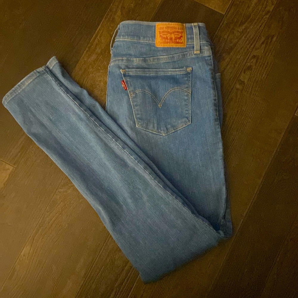 Levi jeans ranging from 711 super skinny jeans, Mike high high rise and the 724